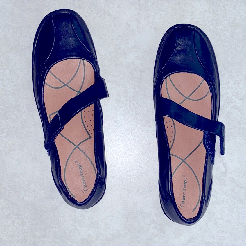Bare Traps Leather Navy Flats With Velcro Straps Size 10